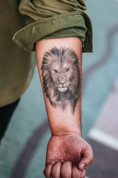 The Symbolism of Animal Tattoos: Birds, Wolves, and More